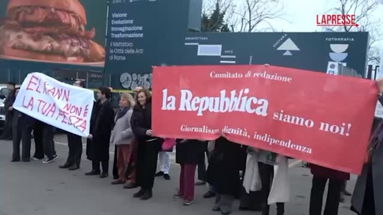 La protesta dei giornalisti di Repubblica alla...