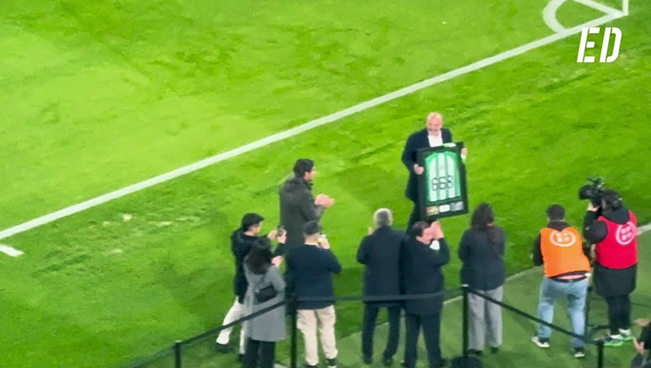 Sabas, homenajeado antes del encuentro