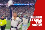 Patriots’ male cheerleader Jeremy Greer goes viral with his victory dance