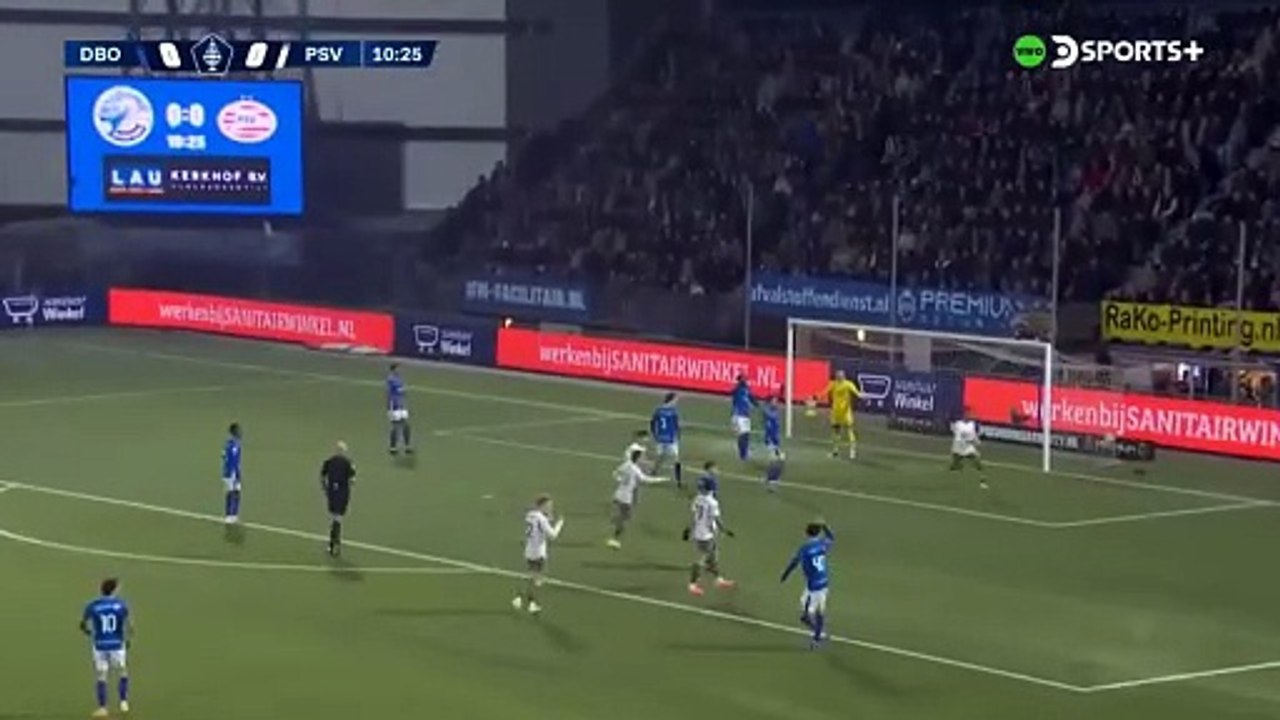 ثنائية اللاعب المغربي صهيب دريوش لاعب بي اس في اندهوفن في مرمى دين بوش في منافسات الدوري الهولندي.