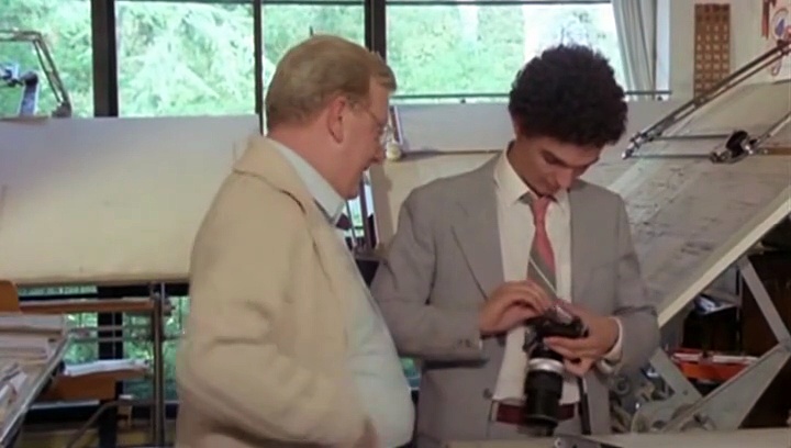 Private Lessons_Lezioni private (1975) - A sexy piano teacher is the object of desire for one of the boys in her class.