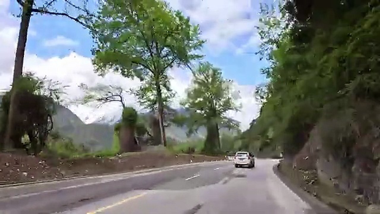 driving Bomi to Roulang