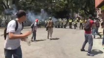 Venezuela: víctimas de violencia en protestas de 2017 piden a CPI acelerar investigaciones