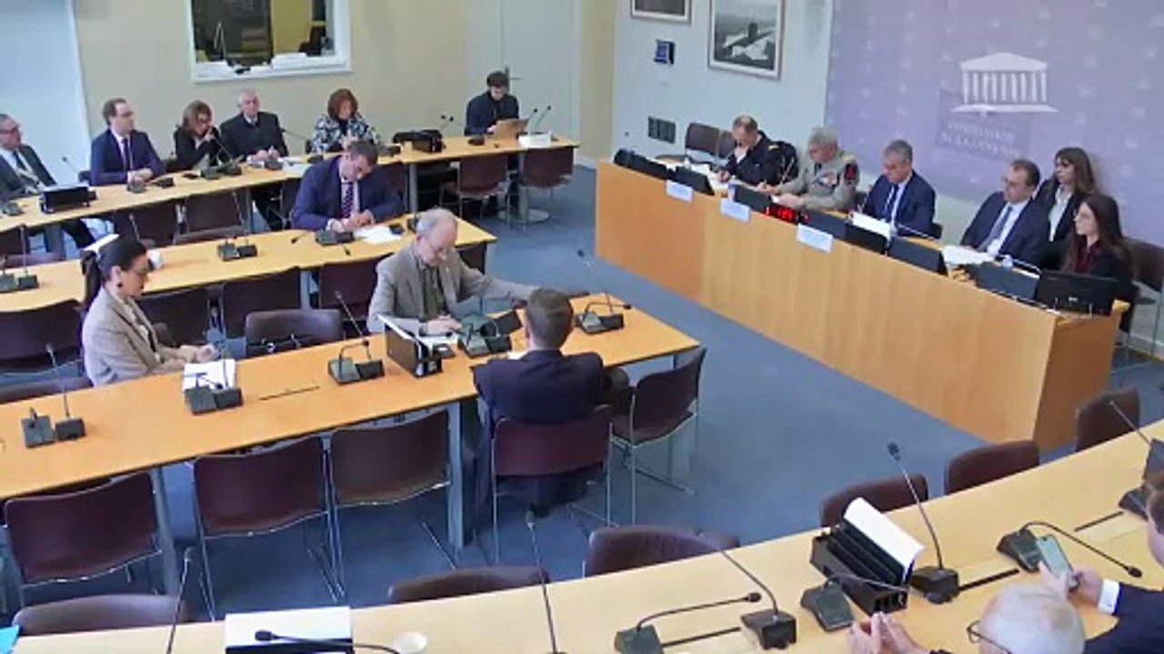 Commission de la défense : Contre-amiral Pierre Saucède, chef de la MIRVOG, Général de division Hervé Pierre, chef du bureau des officiers généraux   - Mercredi 14 janvier 2026
