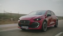 Renault Clio full hybrid E-Tech Techno in Absolute Red Driving Video