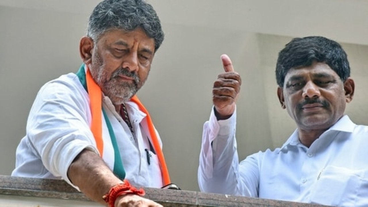 ಸಹೋದರರ ಸಂ‘ಕ್ರಾಂತಿ’:ವಿಮಾನ ನಿಲ್ದಾಣದಲ್ಲಾಯ್ತಾ ಮಹಾ ನಿರ್ಧಾರ? ಸಂಕ್ರಾಂತಿ ಬಳಿಕ ನಡೆಯುತ್ತಾ ಸಿಂಹಾಸನ ಕ್ರಾಂತಿ?