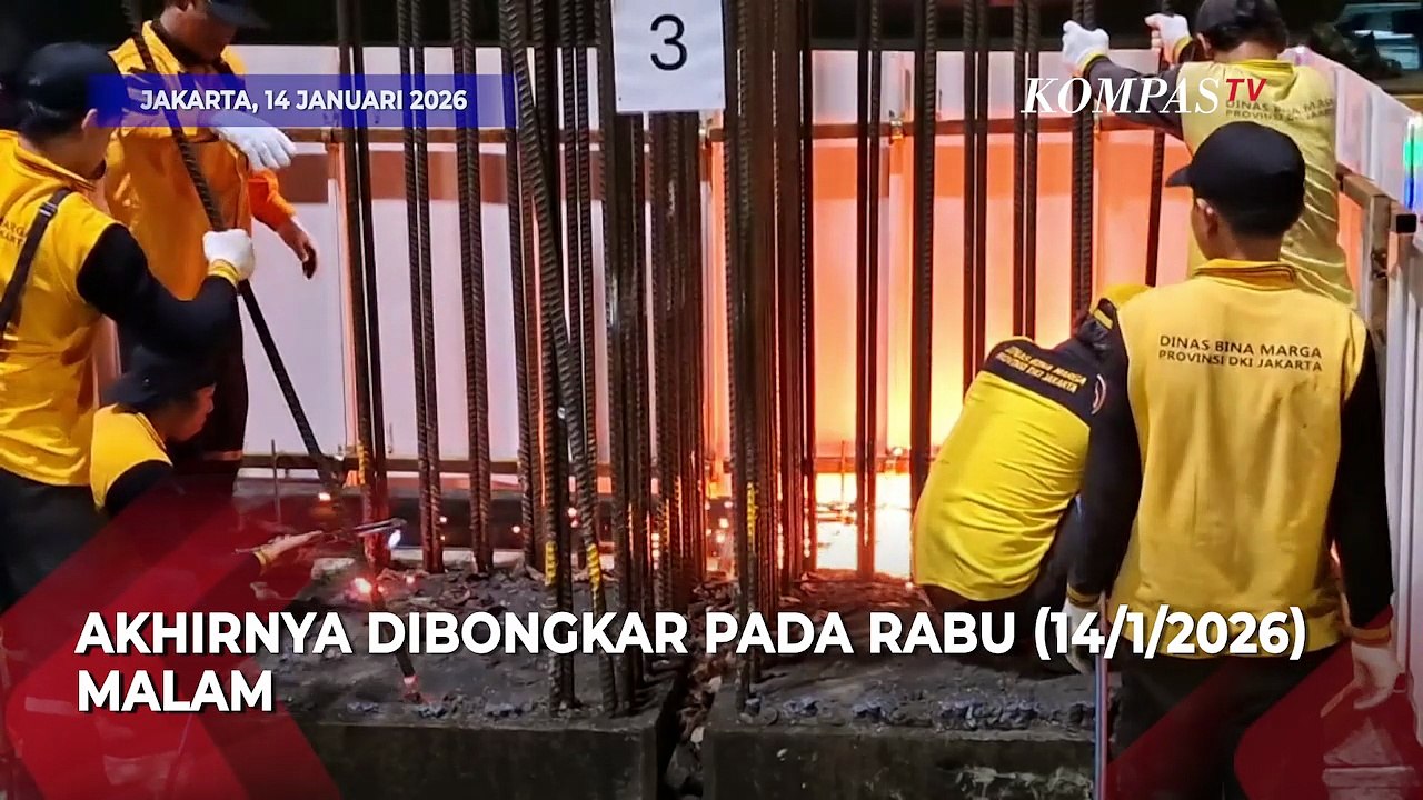 Melihat Proses Pembongkaran Tiang Monorel Jakarta