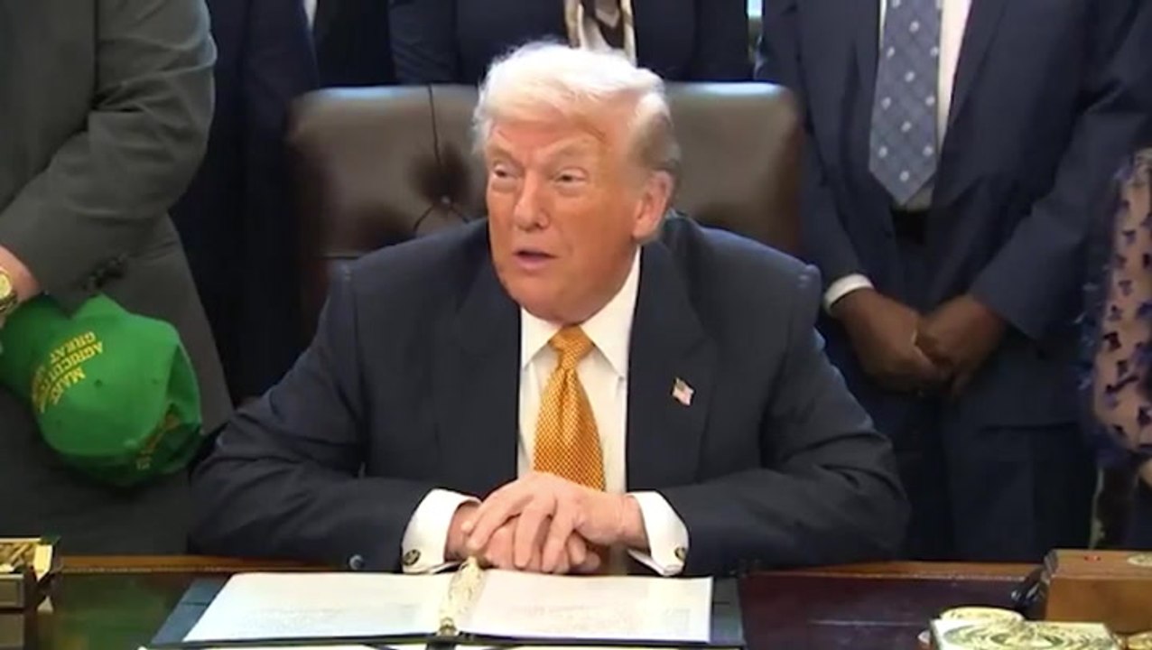 Trump makes unusual ‘whole milk’ comment during Oval Office signing