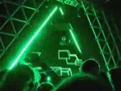 Daft punk ( alive 2007 )