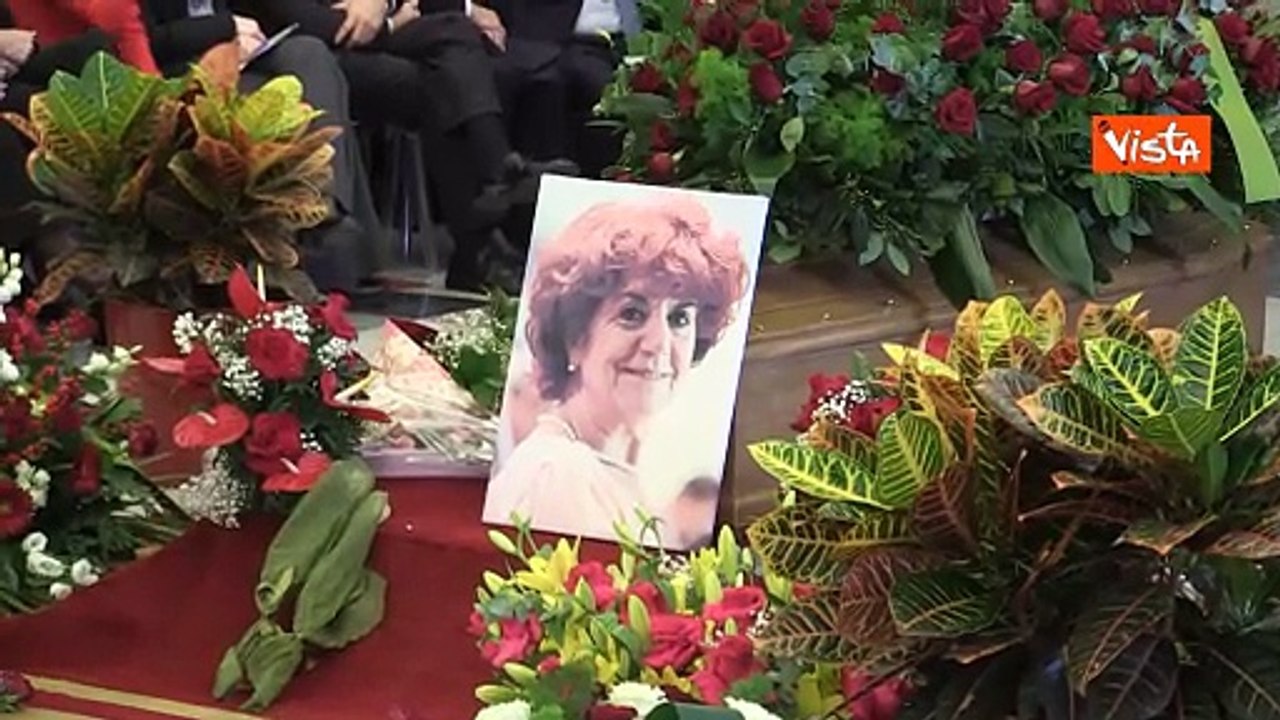 Elly Schlein alla camera ardente per Valeria Fedeli in Campidoglio