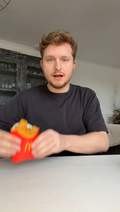 Nouveautés McDo 😍✨Avec le retour du Big Mac Chicken que je n’avais encore jamais goûté 😱Le Triple Cheese Burger, la sauce Big Mac, le Sprite Green Apple, les Wavy Fries en forme de radiateur et le McFlurry Oreo 🎉🍔🍟