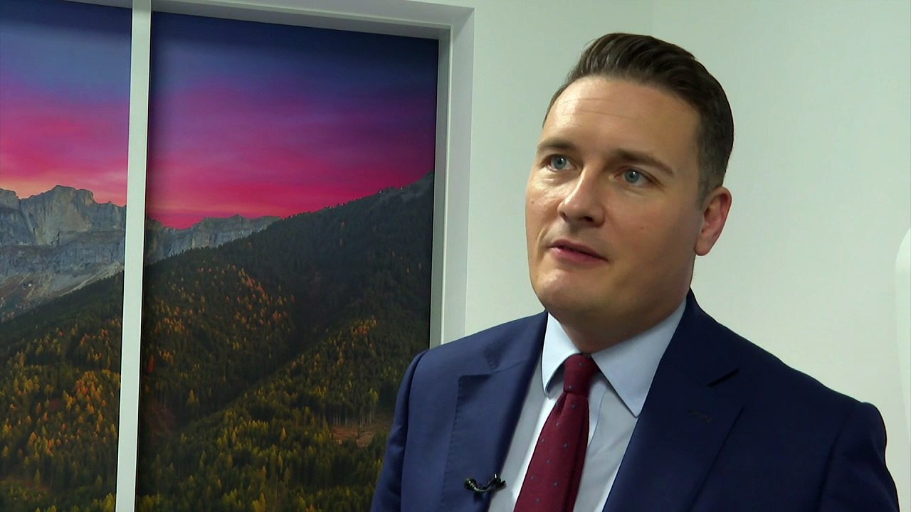 Streeting criticises Tories as he praises waiting list cuts