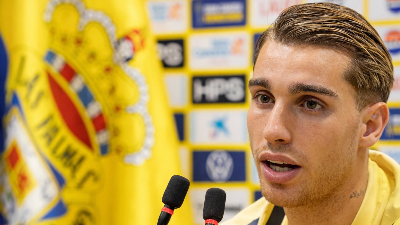 Iker Bravo: "Quiero disfrutar jugando al fútbol porque lo necesito desde hace muchísimo tiempo"