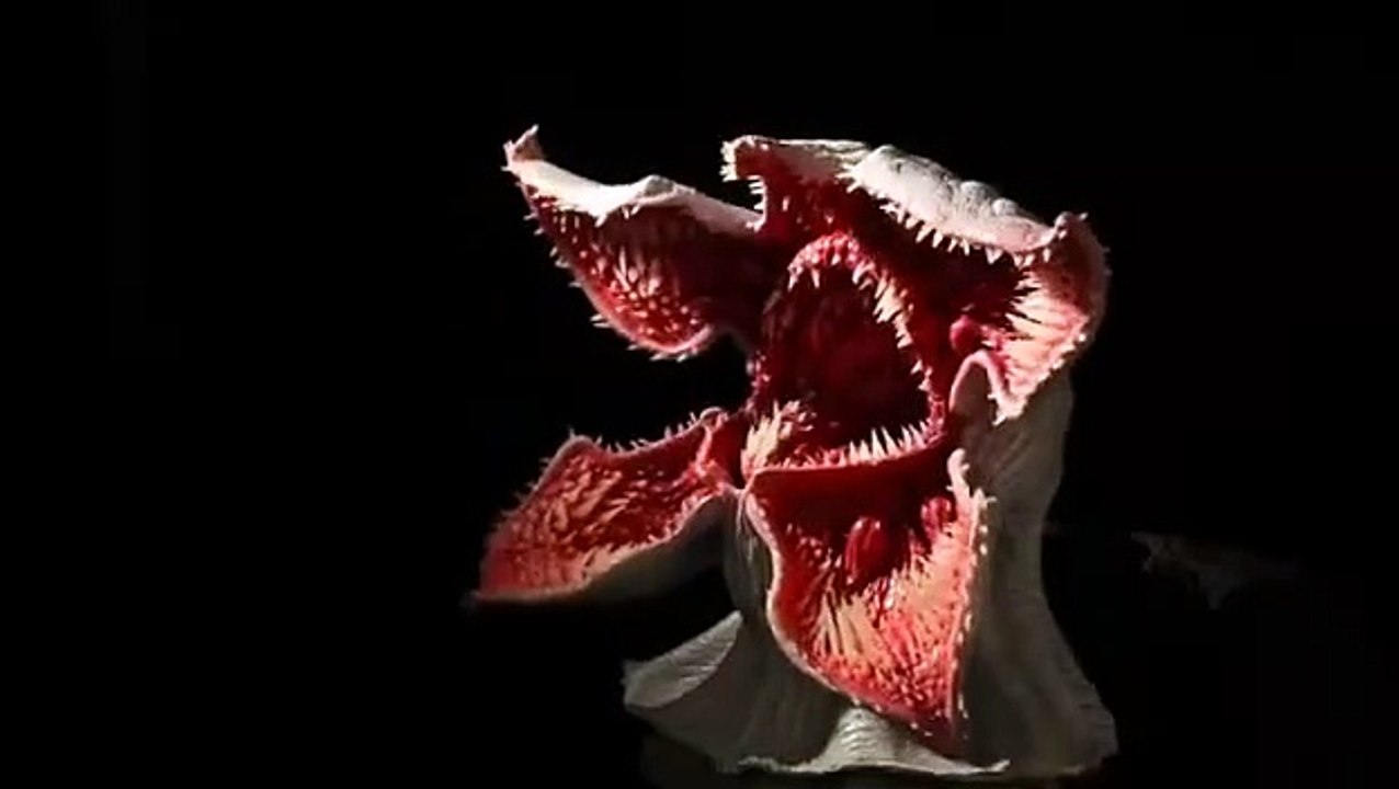 Stranger Things - S01 Featurette Demogorgon Animatronic Head Test (English)
