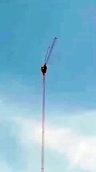 Desabamento de torre mata dois trabalhadores durante desmontagem
