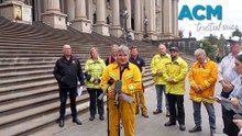 Volunteer firies demand an inquiry into bushfire preparedness