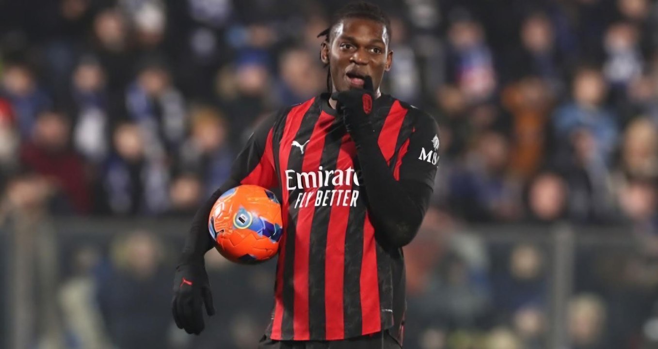 Allegri affida il rigore a Nkunku: e spiega tutto a Leao...