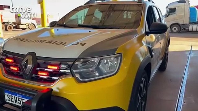 PM apreende arma, carro furtado e detém três suspeitos de tentativa de assalto na BR 277 em Cascavel