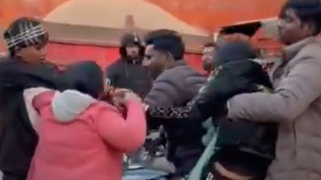 दो सहेलियों ने बागेश्वर धाम में रचाई शादी