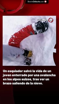 Un esquiador salvó la vida de un joven enterrado por una avalancha en los alpes suizos, tras ver un brazo saliendo de la nieve.