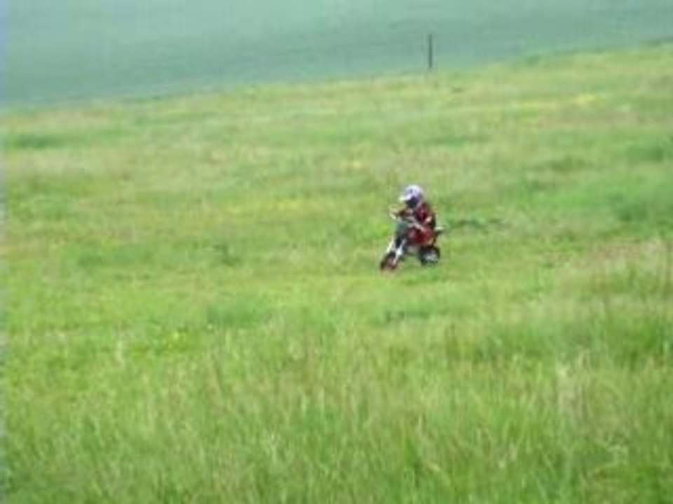 Theo et sa 1ere glissade