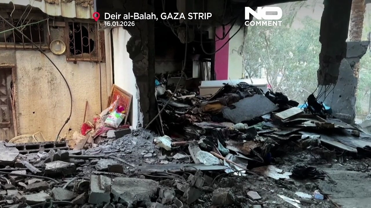 Gaza air strike by Israel kills Hamas commander and four others