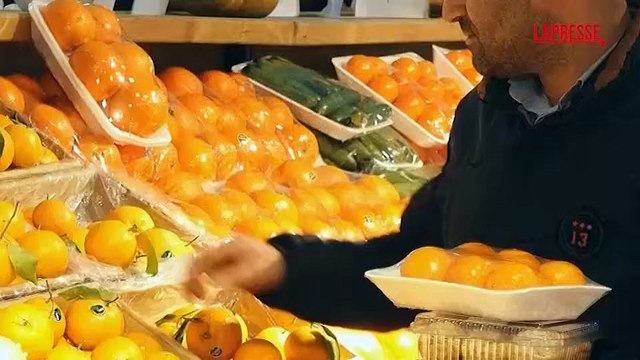 Iran, a Teheran la vita scorre apparentemente tranquilla: pieni strade e supermercati