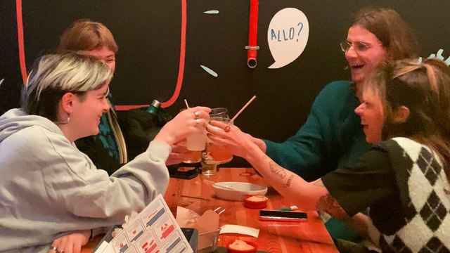 Pour le Dry January, on a participé à une fête 100% sans alcool (et on a repris un verre !)