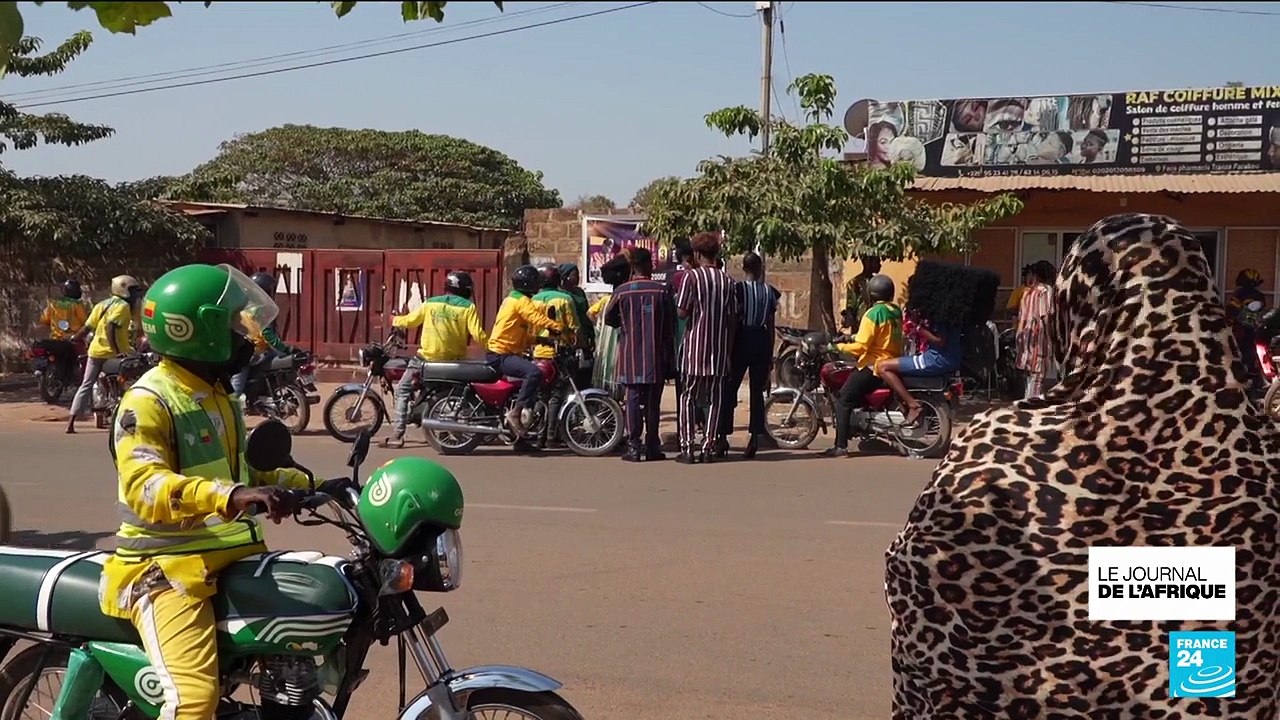 Bénin : Rafatou Boro transforme son salon de coiffure en un lieu de résistance culturelle