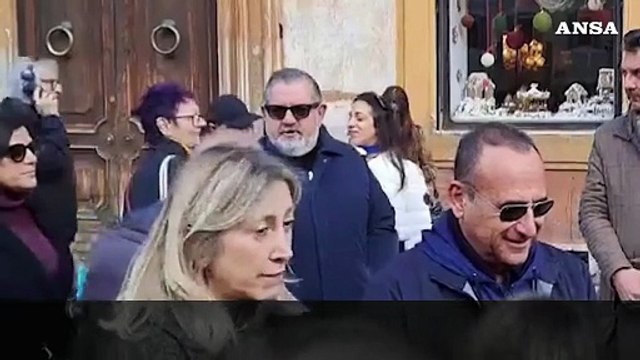 Tutti cantano Sanremo , Carlo Conti in piazza di Spagna per lo spot