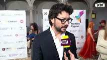 Álvaro Morte en los Premios Cygnus