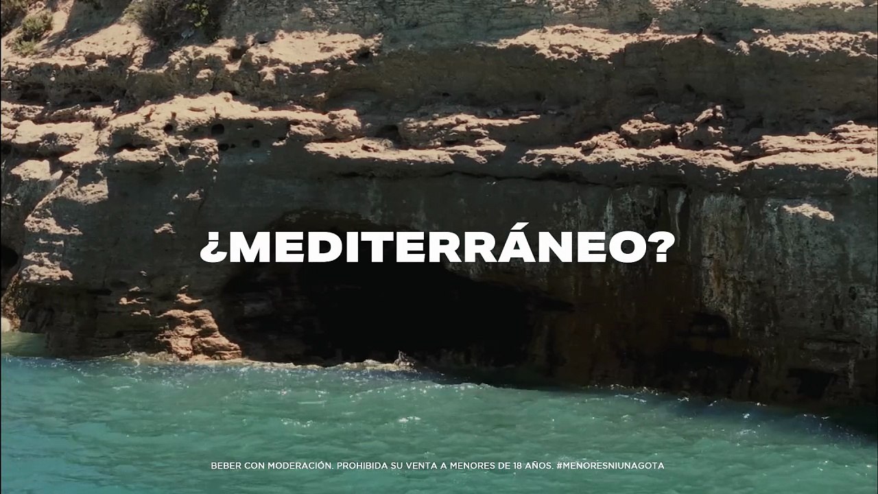 Video publicitario de Fernet Branca sobre la argentinidad y el valor de quedarse en el país durante el verano.