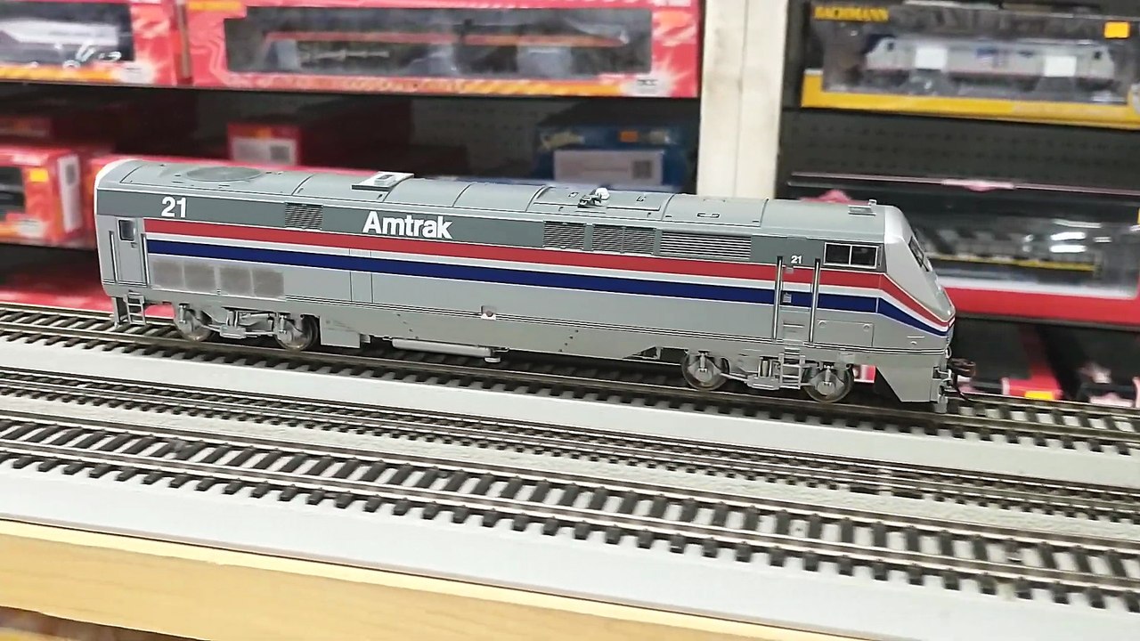 Athearn Genesis P42 Demo - EMDSD14R (1080p, h264, youtube)