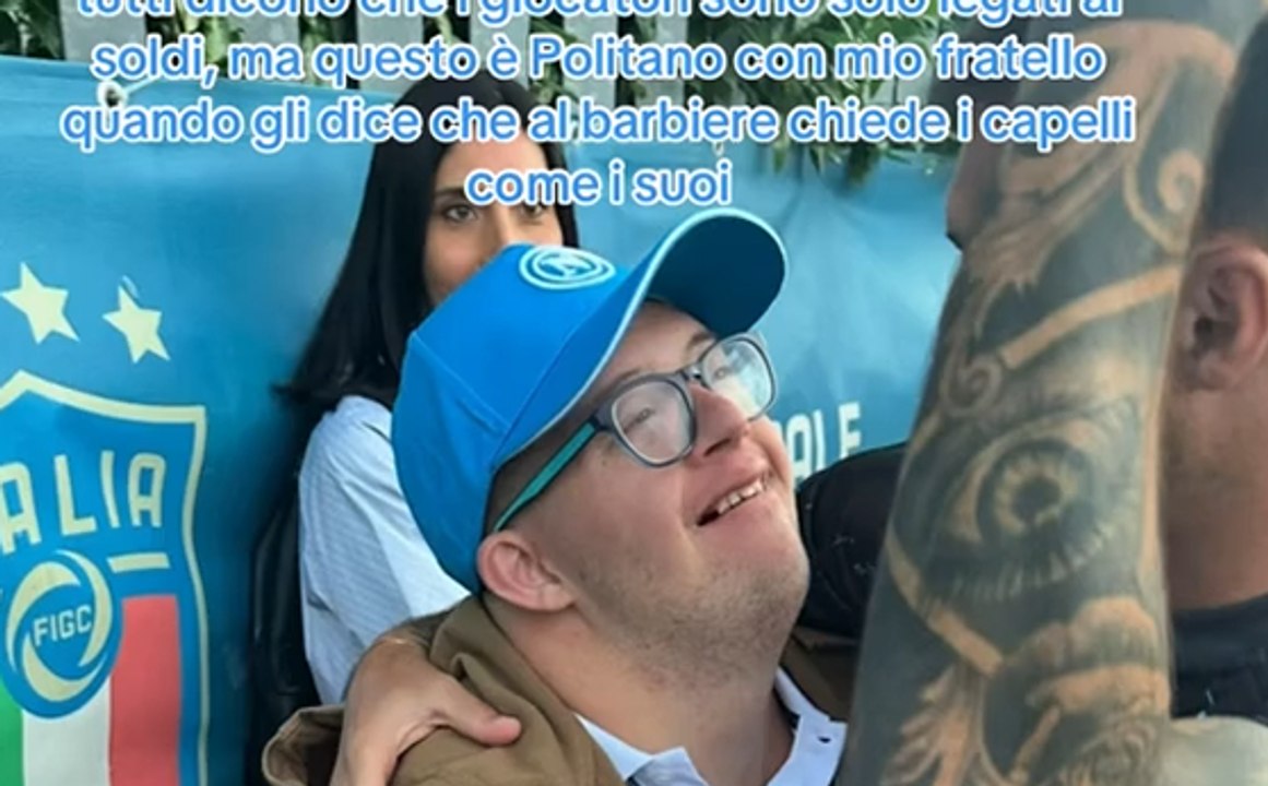 Politano cuore d'oro, abbracci e sorrisi con un piccolo tifoso del Napoli