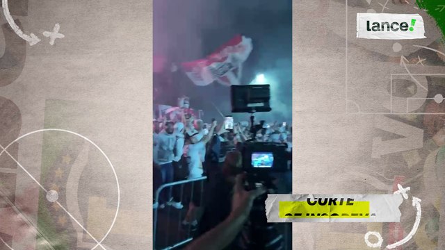 Torcida do São Paulo comemora impeachment de Casares