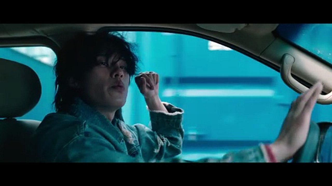 The old woman with the knife trailer df