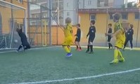 Show del figlio di De Bruyne, bellissimo gol al volo con il Real Casarea