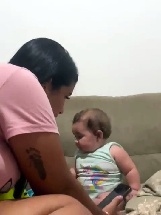Vídeo de bebê ‘fofoqueira’ de Cruzeiro do Oeste viraliza e tem repercussão nacional