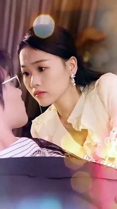 Forced to marry a crippled CEO, the girl falls in love with him after marriage - Drama Chinese