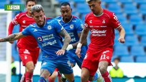 ¡Preocupante! Pasto del Estadio Cuauhtémoc provoca lesión a horas del Cruz Azul vs. Puebla