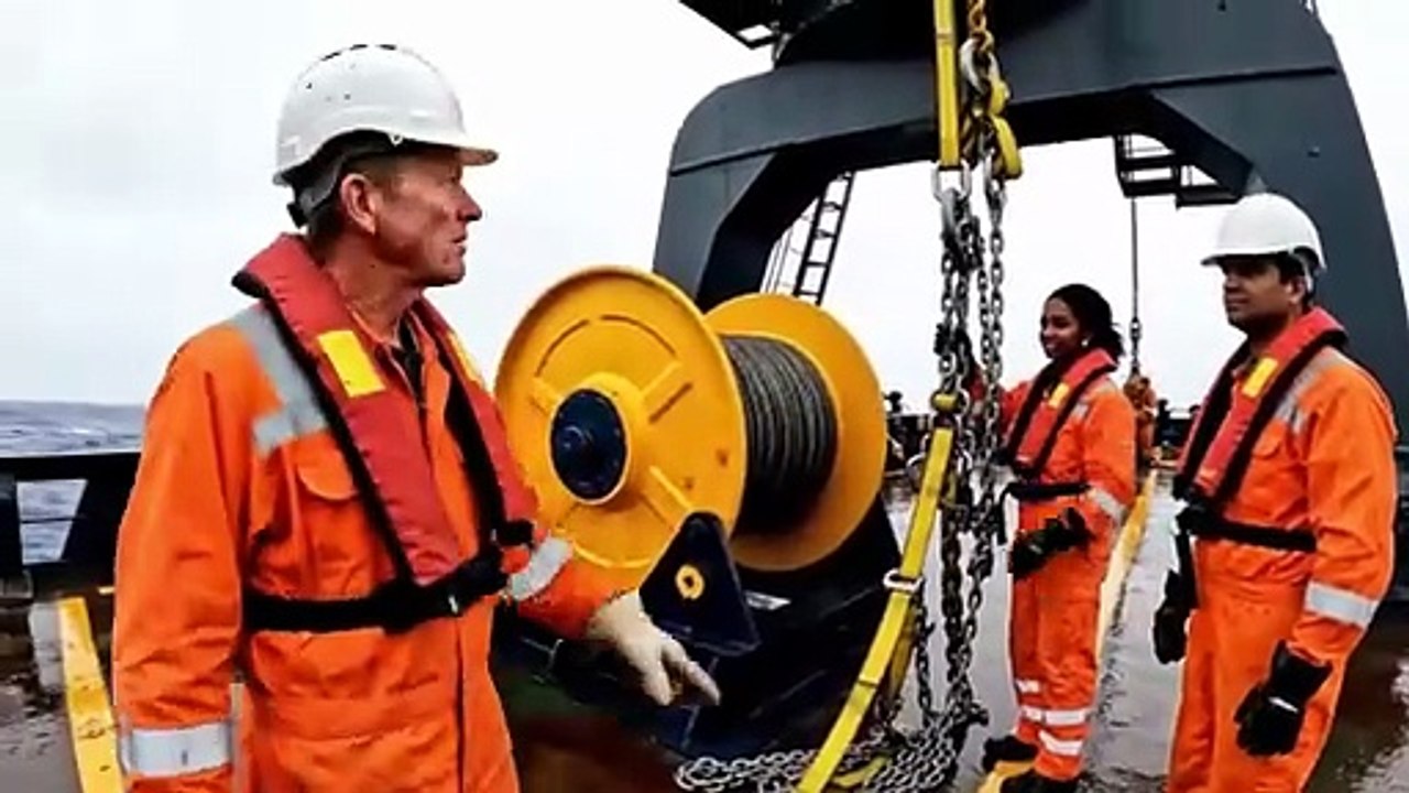 We Found a Blue Rolls-Royce at the Bottom of the Ocean_720p