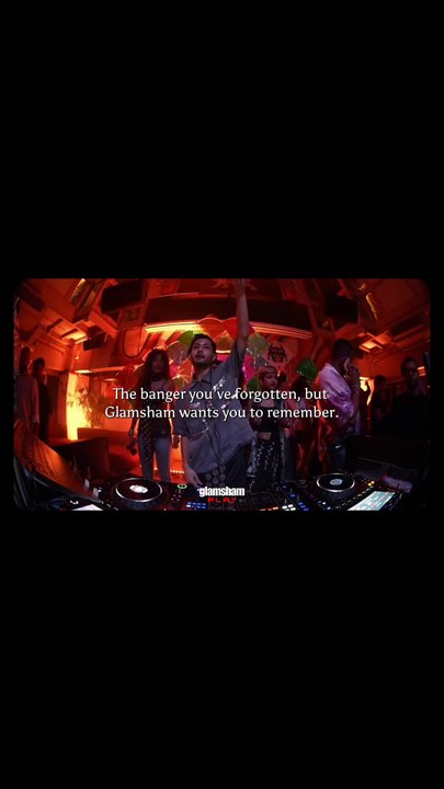 Mera Dil Le Gayee is back on repeat thanks to GlamSham! 🎧🎶  #glamsham #meradillegayee #lalitsen #bollywoodthrowback #oldisgold  {glamsham, mera dil le gayee, lalit sen, bollywood throwback, old is gold}