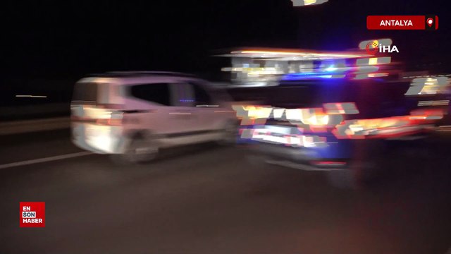 Antalya'da Zincirleme kazada 3 sürücüden 2'si ehliyetsiz 1'i hem ehliyetsiz hem alkollü çıktı