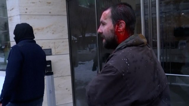Un influencer de extrema derecha desata la violencia en Mineápolis en una protesta contra el ICE