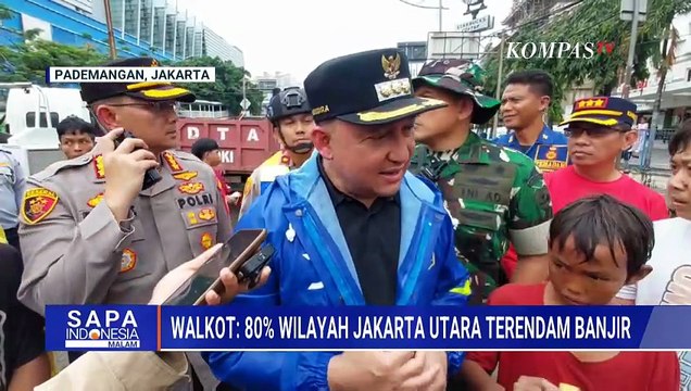 Banjir di Kelapa Gading Belum Surut, Warga Terpaksa Terobos Genangan Air | SAPA MALAM