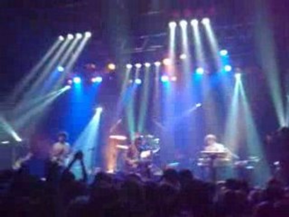 MGMT - Electric Feel (Live at Bataclan Paris)