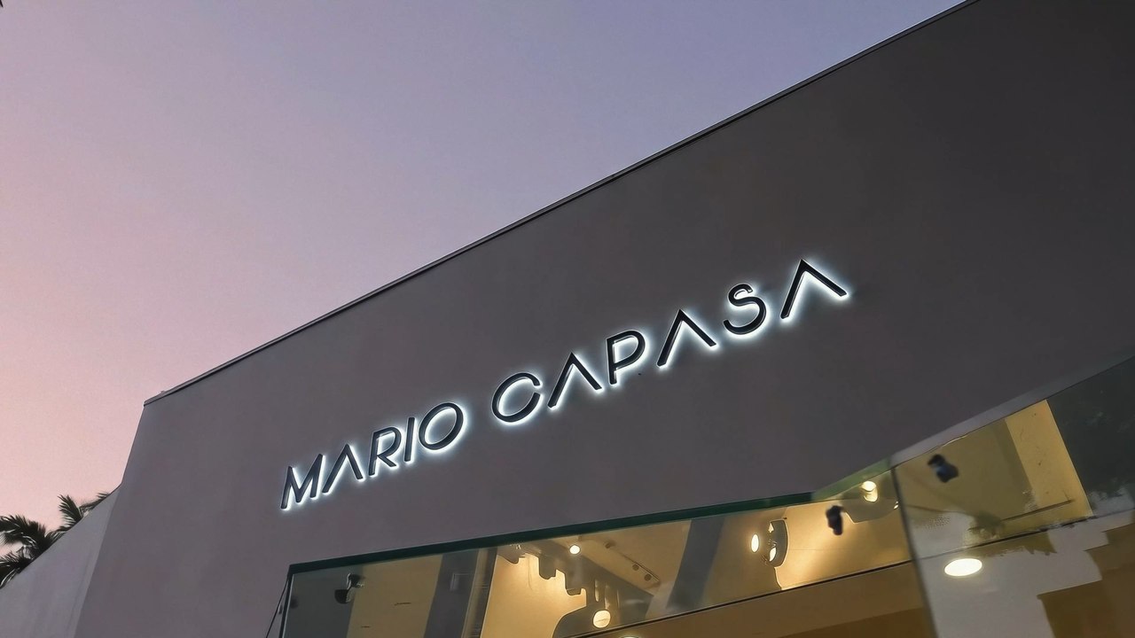 Located at 8761 Beverly Bld, West Hollywood, the Mario Capasa showroom is designed as a curated, immersive space showcasing modern modular sofas, sculptural seating, and refined materials in a calm, editorial environment.