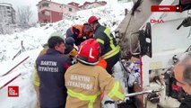 Bartın'da çöp kamyonu karda kaydı temizlik işçisi yaralandı