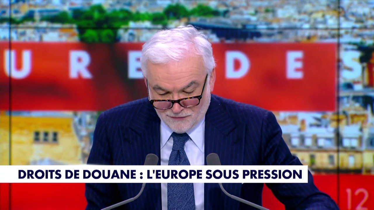 Édito Pascal Praud - Droits de douane : «Emmanuel Macron part en guerre avec une épée de bois»