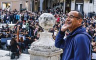 Carlo Conti in Piazza di Spagna registra 